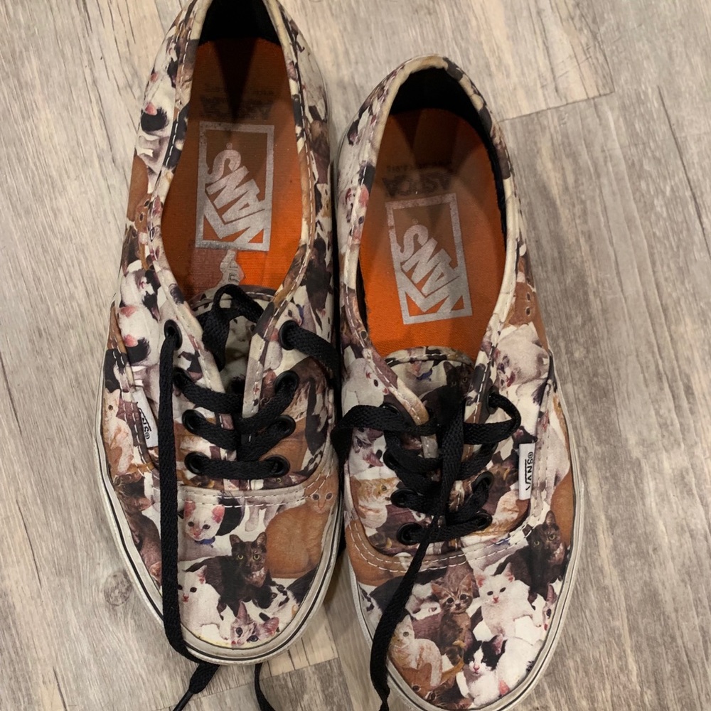 ASPCA Vans size 6.5